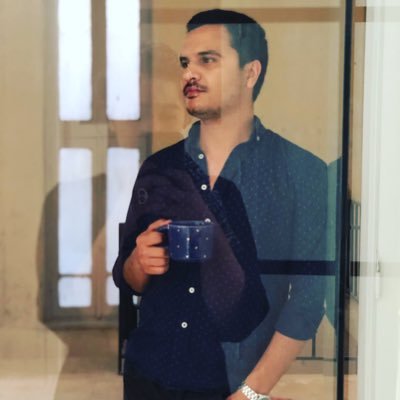 Profile Picture of نویدون (@NavidF13) on Twitter