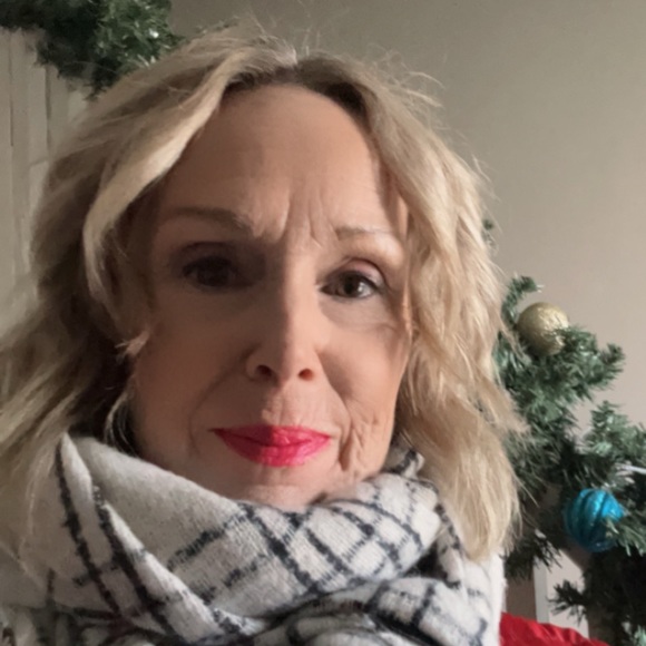 Profile Picture of Tracey Ringuette (@trazab) on Poshmark