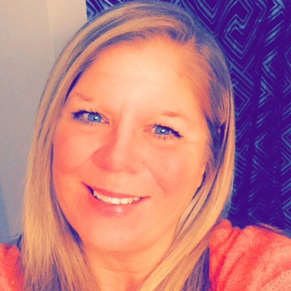 Profile Picture of Tracy Clouse (@kalinda69) on Poshmark