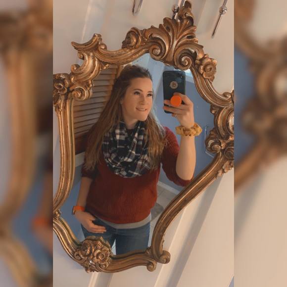 Profile Picture of Desiree Case (@desireecase) on Poshmark