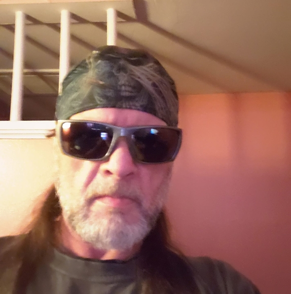 Profile Picture of David Austin (@davidaustin468) on Poshmark