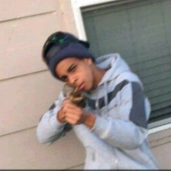 Profile Picture of Kelvin Wade (@kelvinwade) on Poshmark