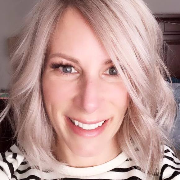 Profile Picture of Carrie Mcsheffrey (@c_mcsheffrey) on Poshmark