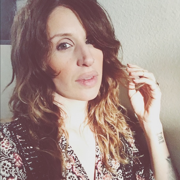 Profile Picture of Coyote Mother (@lanenatalie0) on Poshmark