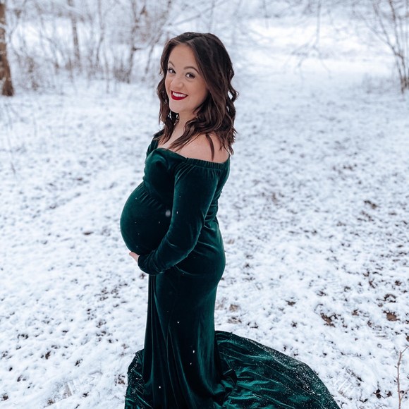 Profile Picture of Tiffany Hefflinger (@tiffheff) on Poshmark