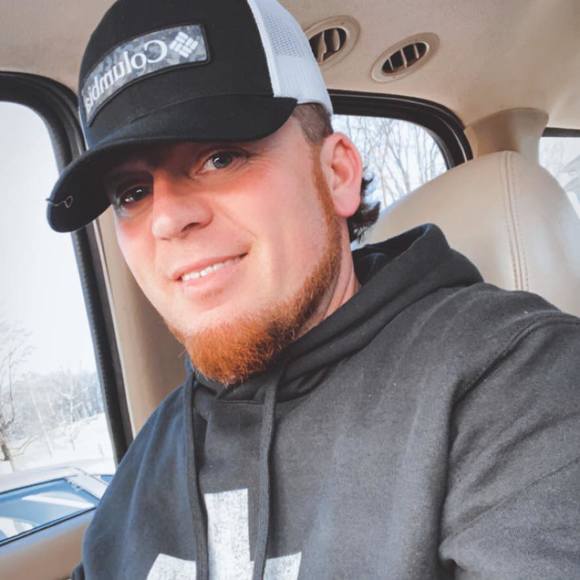 Profile Picture of Brandon Meredith (@brandonmered728) on Poshmark