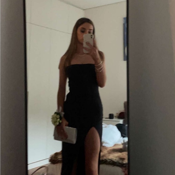 Profile Picture of Jasmine Apthorpe (@jazapthorpe) on Poshmark