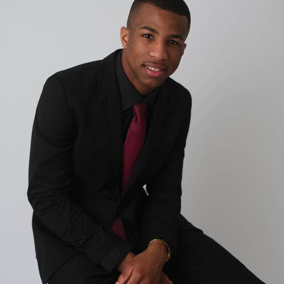 Profile Picture of Donavan James (@donavanjames72) on Poshmark