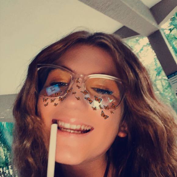 Profile Picture of Alivia Hoffhines (@aliviahoffhines) on Poshmark