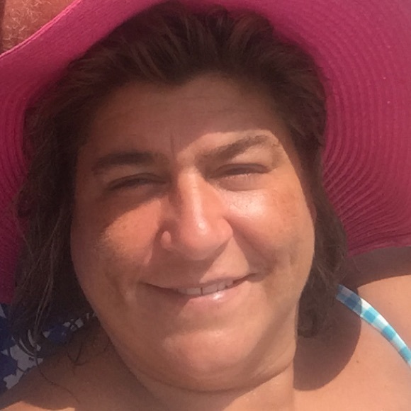 Profile Picture of Linda Sciaraffa (@11793) on Poshmark