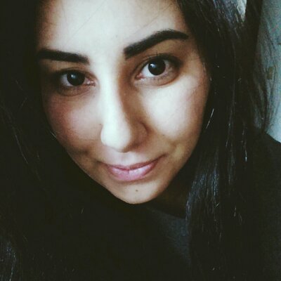 Profile Picture of Jasmine Ramezanzadeh (@jasmarazaza) on Twitter