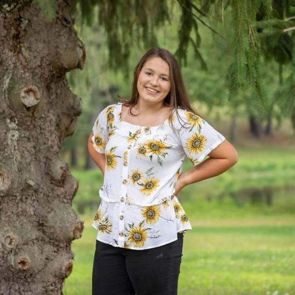 Profile Picture of Morgan Weinig (@mmweinig) on Poshmark