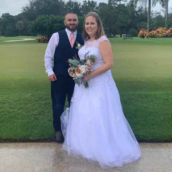 Profile Picture of Katie Vanvynckt (@kvanvynckt) on Poshmark