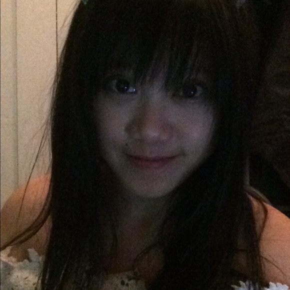 Profile Picture of Mandy Nguyen (@mddieunguyen) on Poshmark