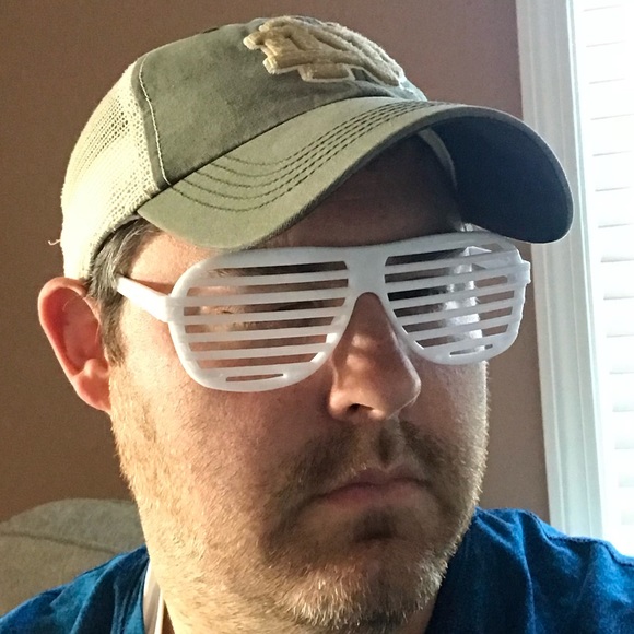 Doug Altenburger - Poshmark Profile Picture of Doug Altenburger (@daltenburger) on Poshmark