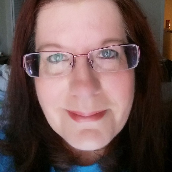 Profile Picture of Debbie Clapp (@debbieclapp2012) on Poshmark