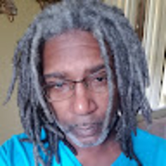 Profile Picture of Robert Scruggs (@robert_scruggs) on Poshmark