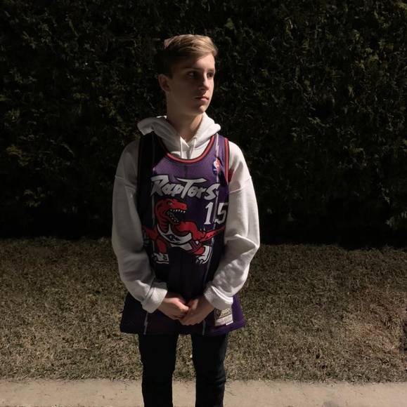 Profile Picture of Frédéric Rondeau (@fredcool24) on Poshmark