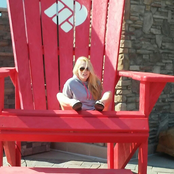 Profile Picture of Amelia Lisec (@amillion88) on Poshmark