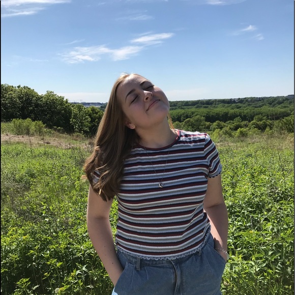 Profile Picture of Hailie Bogenrief (@hxilx) on Poshmark