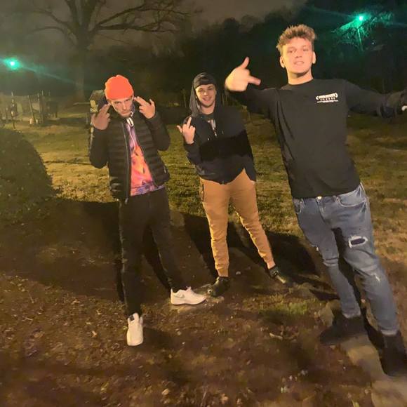 Profile Picture of William Falcone (@wfalcone) on Poshmark