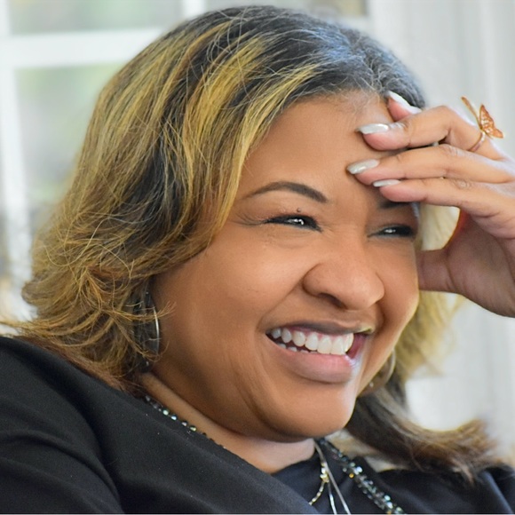 Profile Picture of Sharalyn Daniel-kelley (@sharalynd) on Poshmark