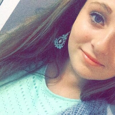 Profile Picture of Mollie Milburn (@MolzyRose1998) on Twitter