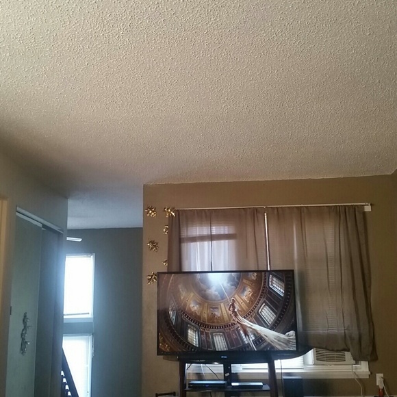 Profile Picture of Jeff Crocker (@jeff4242) on Poshmark