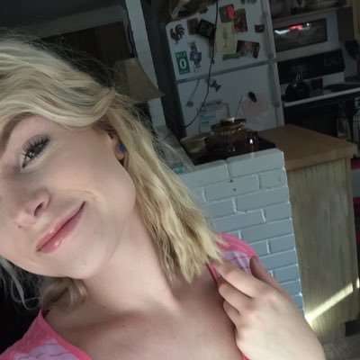 Profile Picture of Olivia Osbeck (@oliviaaaaozz) on Twitter
