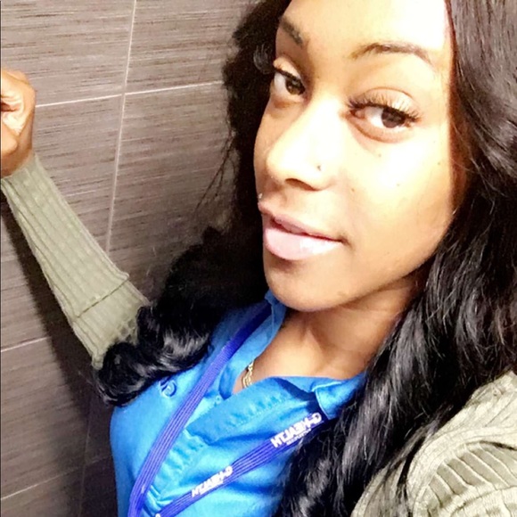 Profile Picture of Tonya Hall (@thall416) on Poshmark