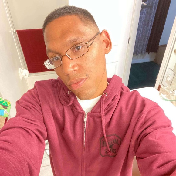Profile Picture of Chris Ortiz (@chrisisone292) on Poshmark