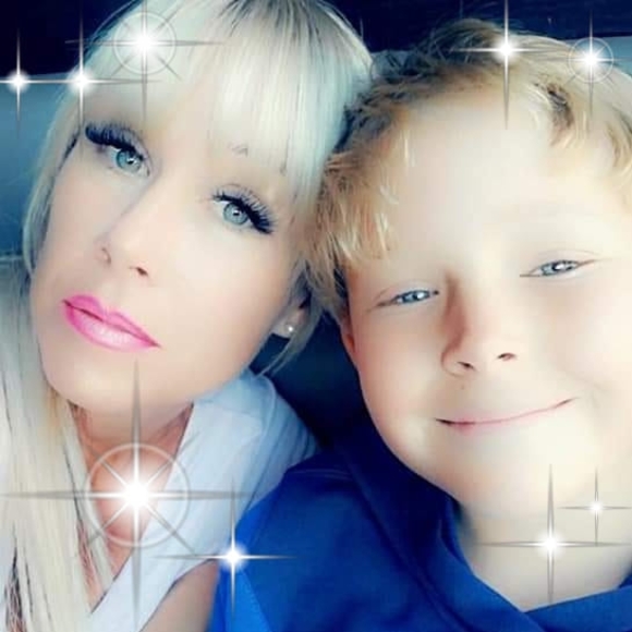 Profile Picture of Danielle Easson (@danielleeasson) on Poshmark