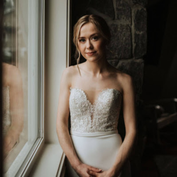 Profile Picture of Chantel Wiens (@chantel_wiens) on Poshmark