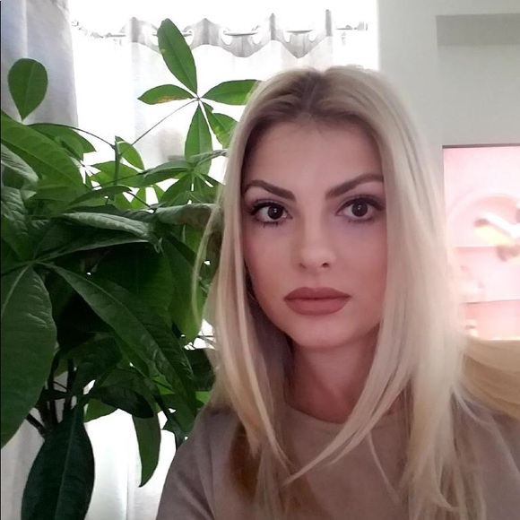 Profile Picture of Neli Cvijanovic (@nelic2018) on Poshmark