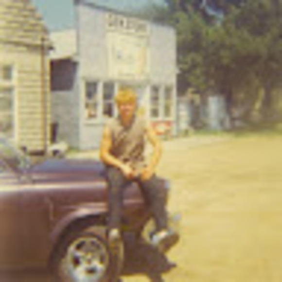 Profile Picture of Dave Brownlee (@mrdbrownlee) on Poshmark