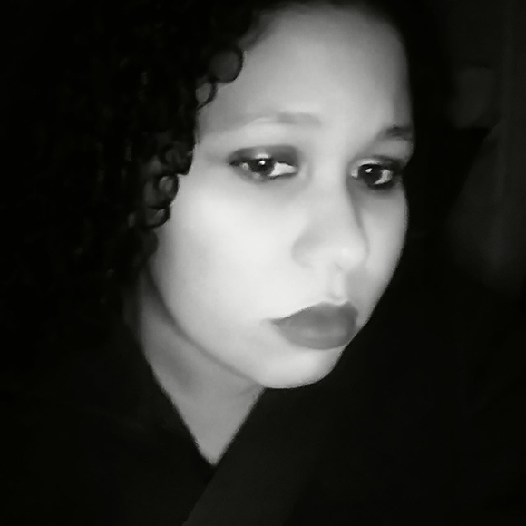 Profile Picture of Ashley Silvas (@ashcon2009) on Poshmark