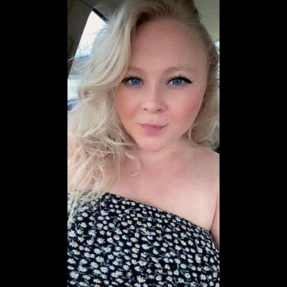 Profile Picture of Jenna Lehring (@lehringj) on Poshmark