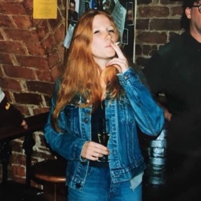 Profile Picture of Lisa Donnelly (@chirpy_lisa) on Twitter