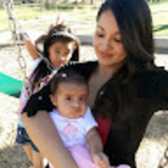 Profile Picture of Cristal Ramirez (@cristalbal1407) on Poshmark