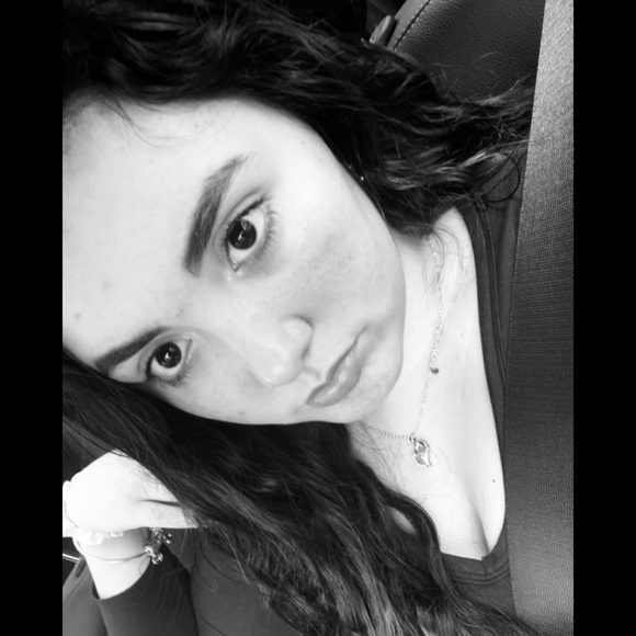 Profile Picture of Raquel Lima (@raquellima0430) on Poshmark