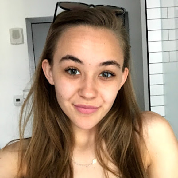 Profile Picture of Tia Chase (@tiakathleenc98) on Poshmark