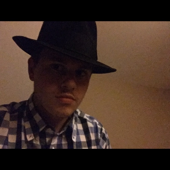 Profile Picture of Zachary Long (@zlong97) on Poshmark