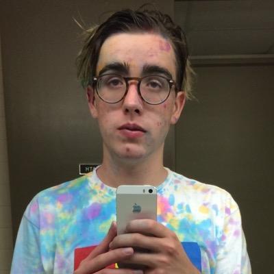 Profile Picture of Sean Brewer (@timcurryclown) on Twitter