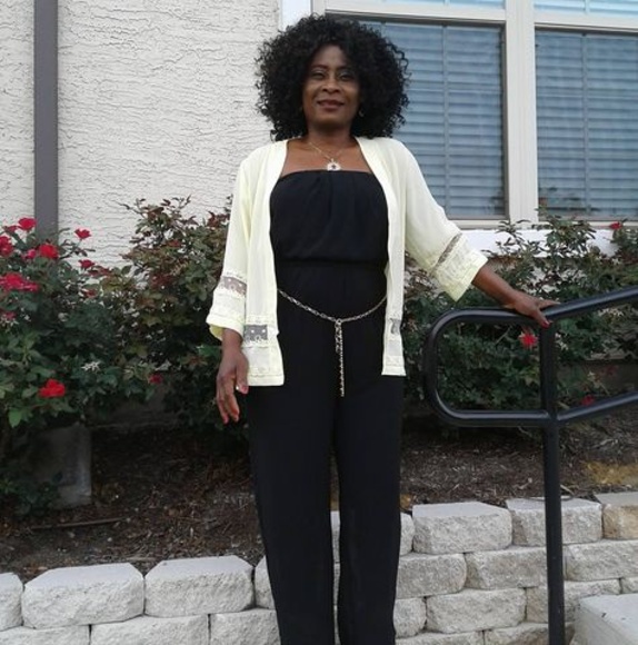 Profile Picture of Elizabeth Ngah (@elizabethngah) on Poshmark