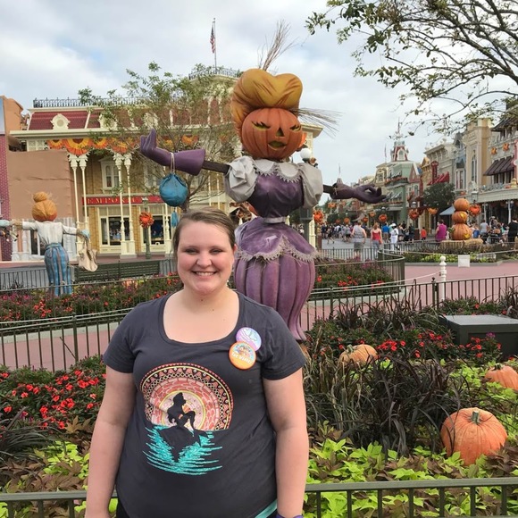 Profile Picture of Jessica Bunyan (@huizing93) on Poshmark