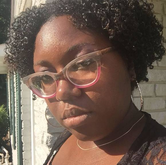 Profile Picture of Cassandra Zapata (@cassandrazapata) on Poshmark