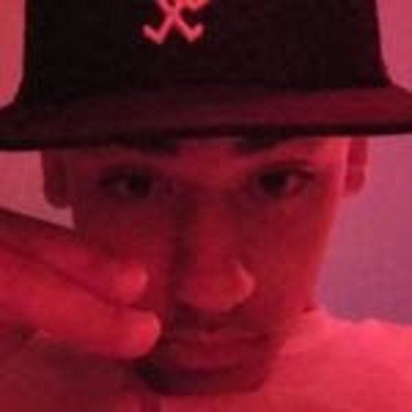 Profile Picture of Chris Asimakopoulos (@casimakopoulos) on Poshmark