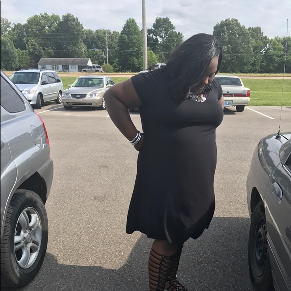 Profile Picture of Jamillia Hayslett (@_jamilliaaa) on Poshmark
