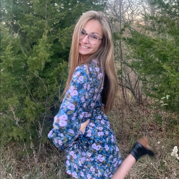 Profile Picture of Addison Collins (@addiecollins36) on Poshmark