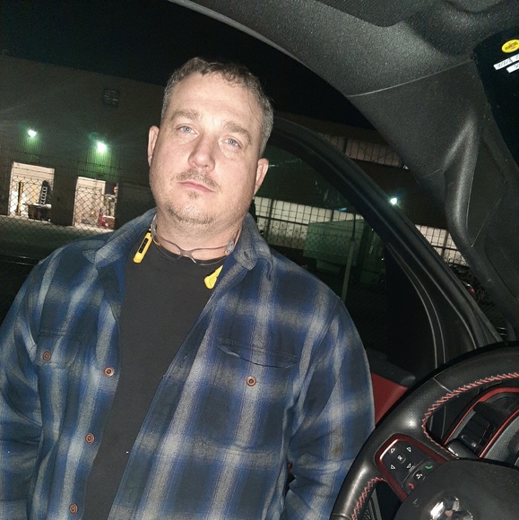 Profile Picture of Steven Finch (@finchstevenc) on Poshmark